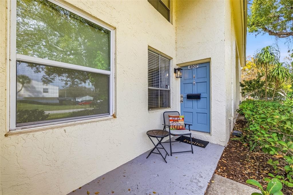 4507 W LA VILLA LANE TAMPA, FL 33611