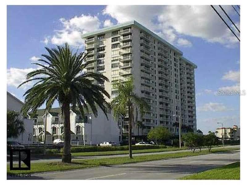 400 ISLAND WAY UNIT 1205 CLEARWATER BEACH, FL 33767