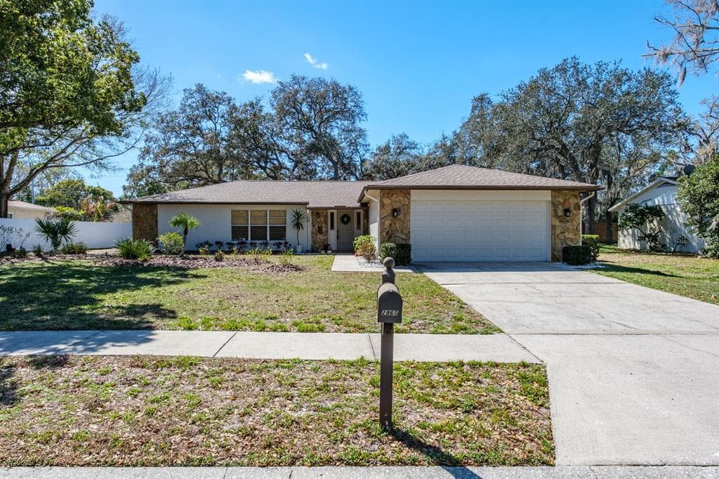 2860 LONGLEAF LANE PALM HARBOR, FL 34684