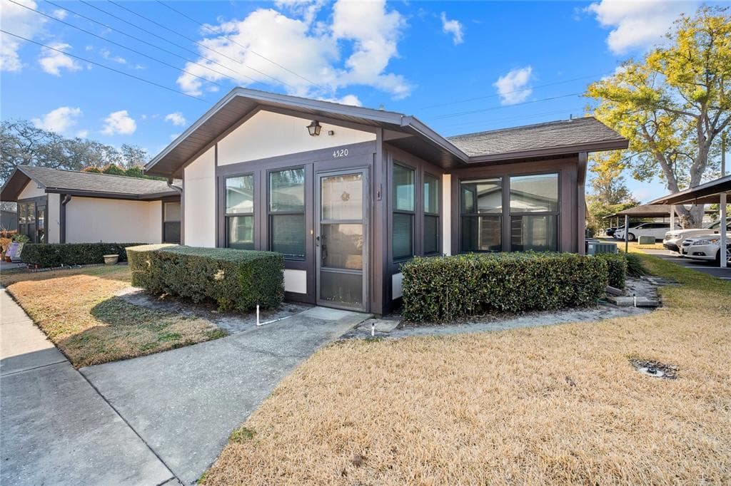 4520 BLOSSOM BOULEVARD UNIT D ZEPHYRHILLS, FL 33542