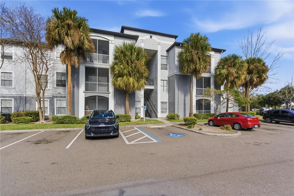 5507 LEGACY CRESCENT PLACE UNIT 202 RIVERVIEW, FL 33578