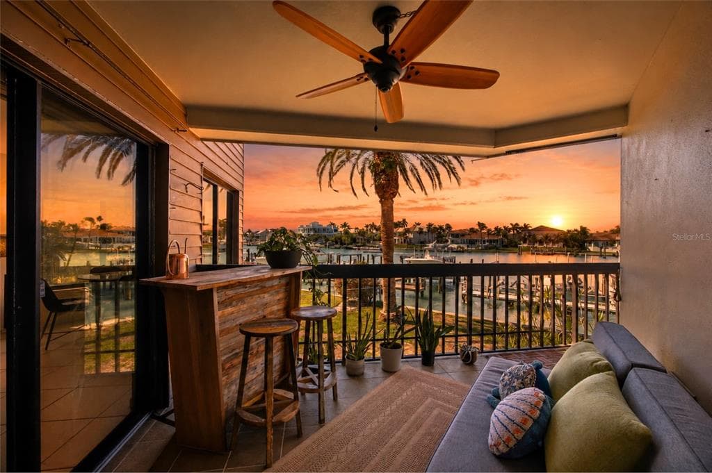 534 PINELLAS BAYWAY S UNIT 101 ST PETERSBURG, FL 33715