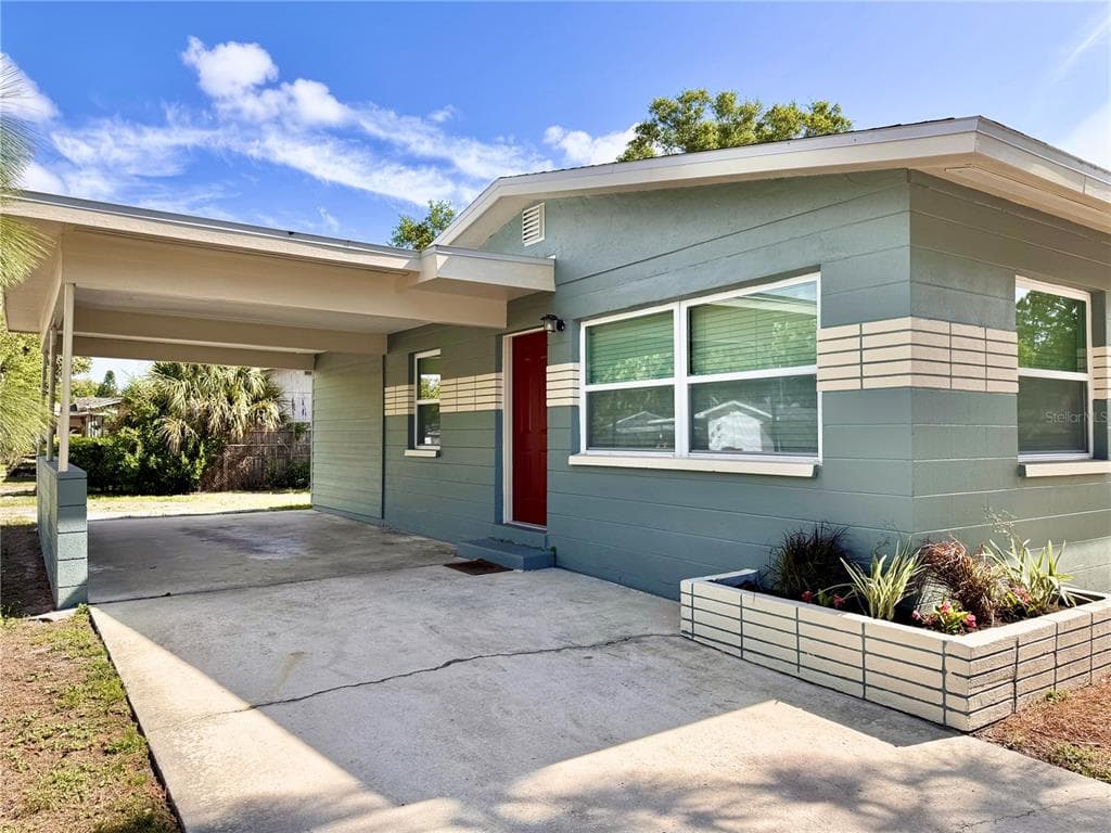 5601 62ND WAY N ST PETERSBURG, FL 33709
