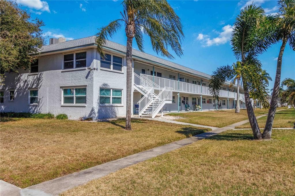 5257 81ST LANE N UNIT 16 ST PETERSBURG, FL 33709