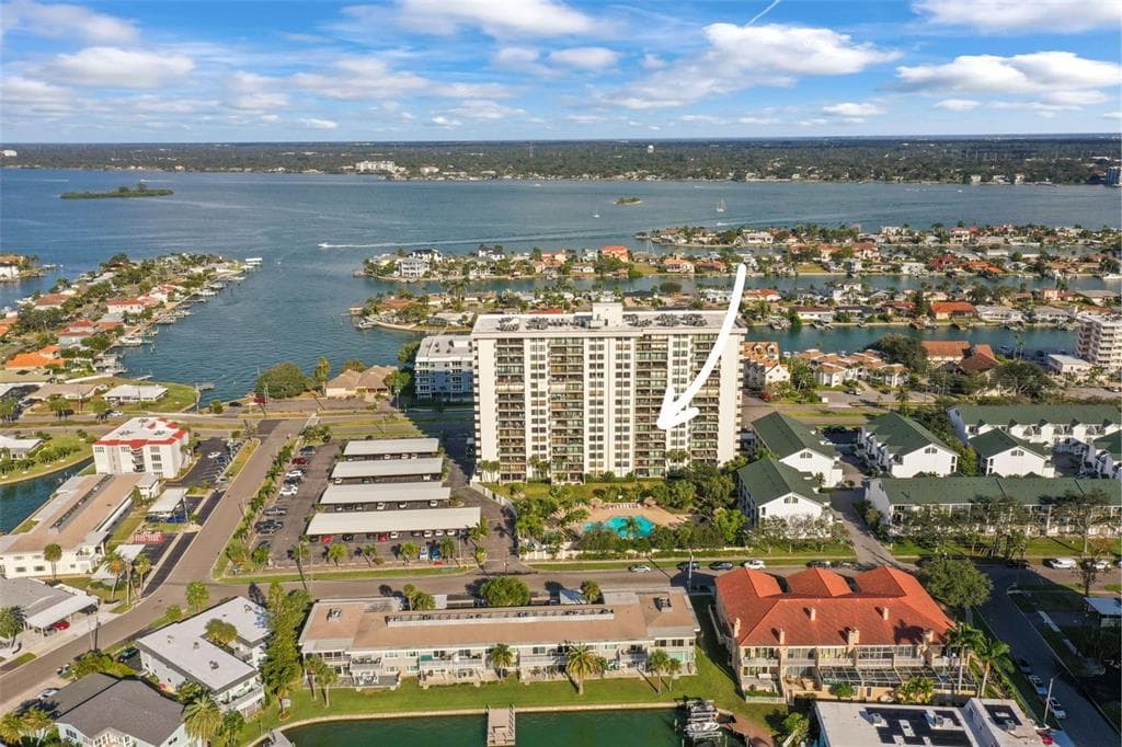 400 ISLAND WAY UNIT 602 CLEARWATER BEACH, FL 33767