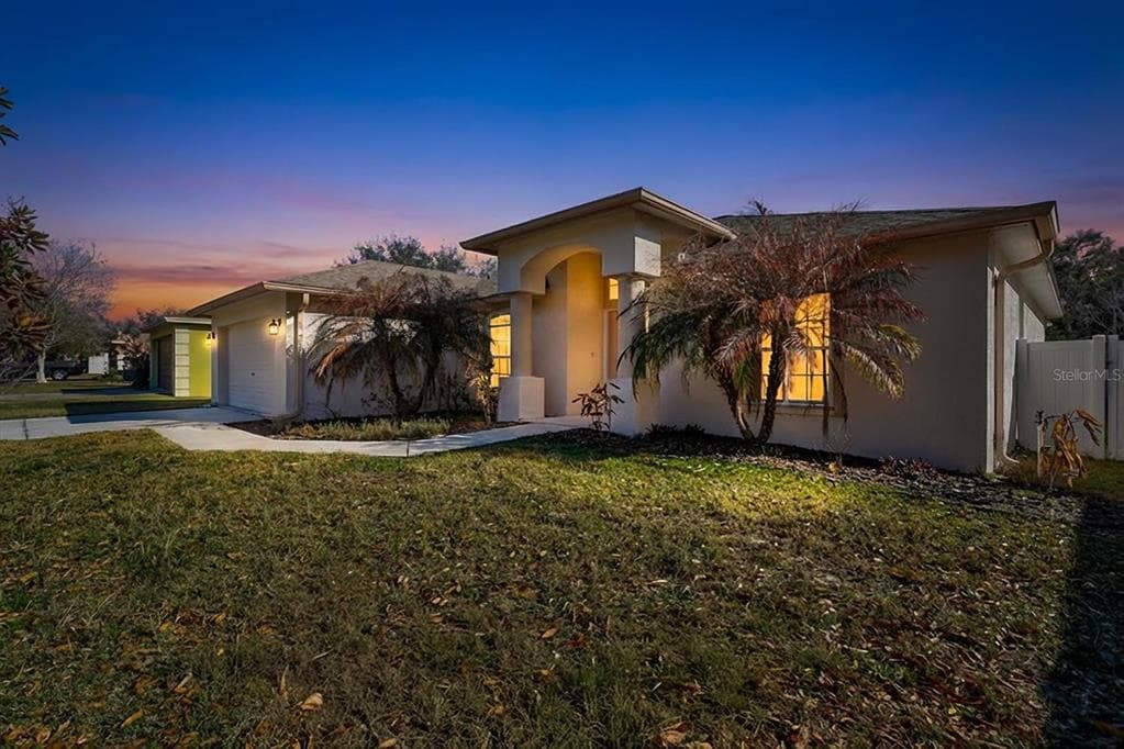 317 CARRIAGE CROSSING CIRCLE BRANDON, FL 33510