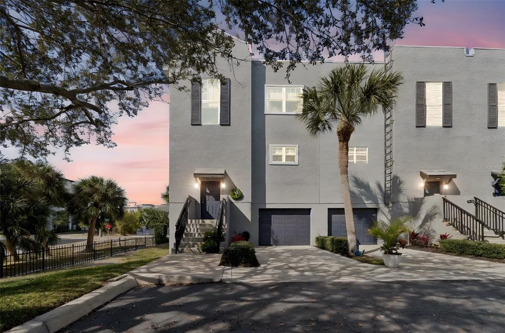 5321 ESCENA COURT TAMPA, FL 33611