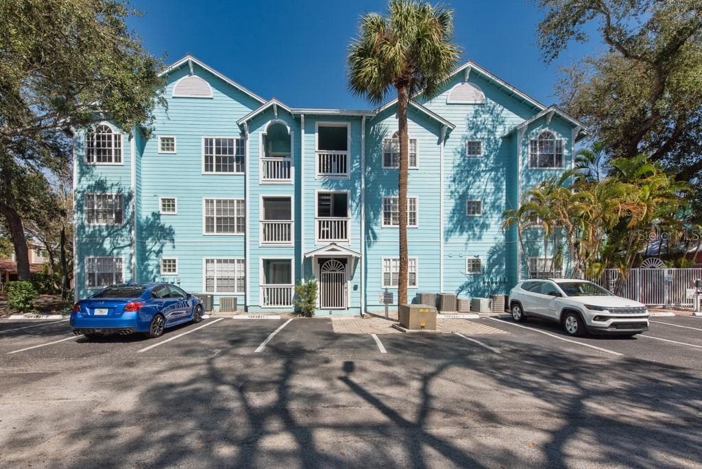 3002 W CLEVELAND STREET UNIT D11 TAMPA, FL 33609