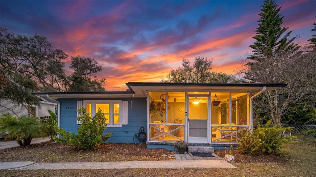1256 NEW YORK AVENUE DUNEDIN, FL 34698