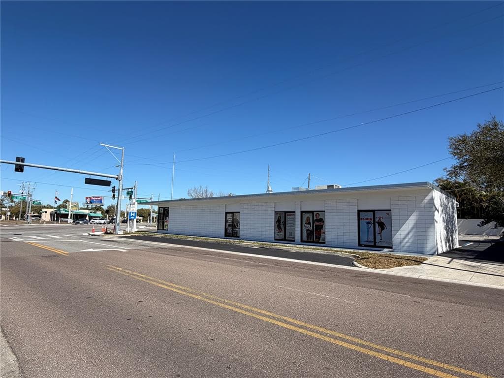3418 W SWANN AVENUE UNIT 200 TAMPA, FL 33609
