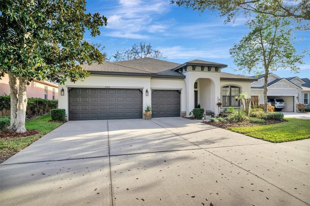 15616 STARLING WATER DRIVE LITHIA, FL 33547