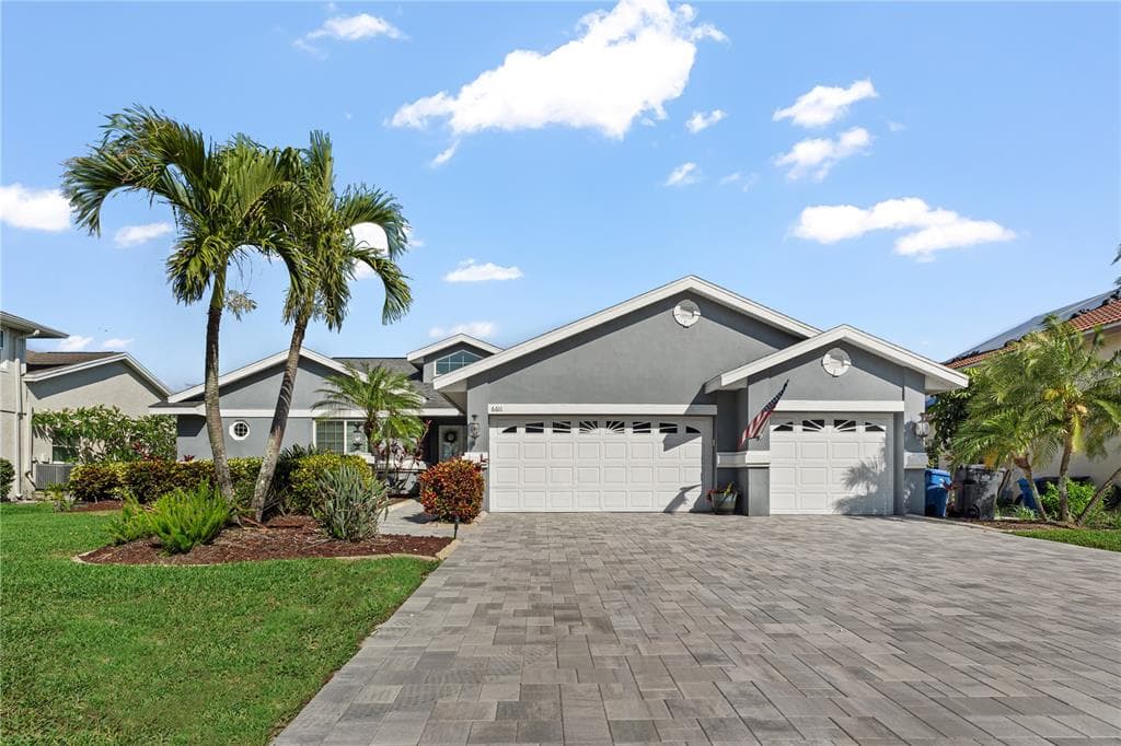 6611 SURFSIDE BOULEVARD APOLLO BEACH, FL 33572