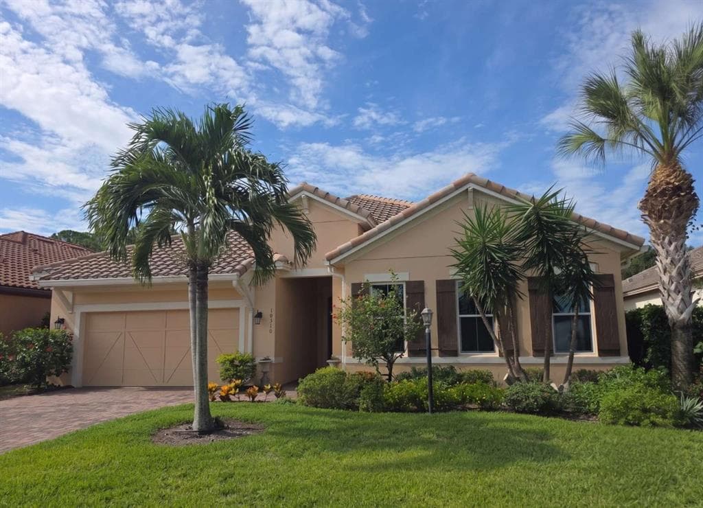10310 EASTWOOD DRIVE BRADENTON, FL 34211