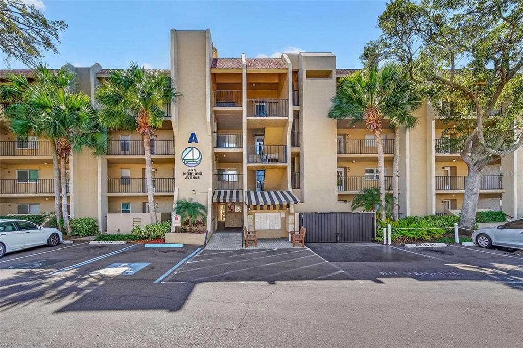 90 S HIGHLAND AVENUE UNIT 102