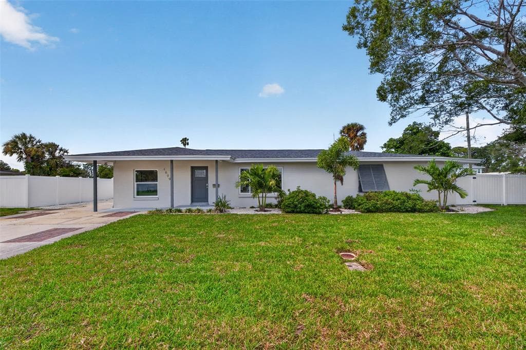 4899 VENETIAN PLACE NE ST PETERSBURG, FL 33703