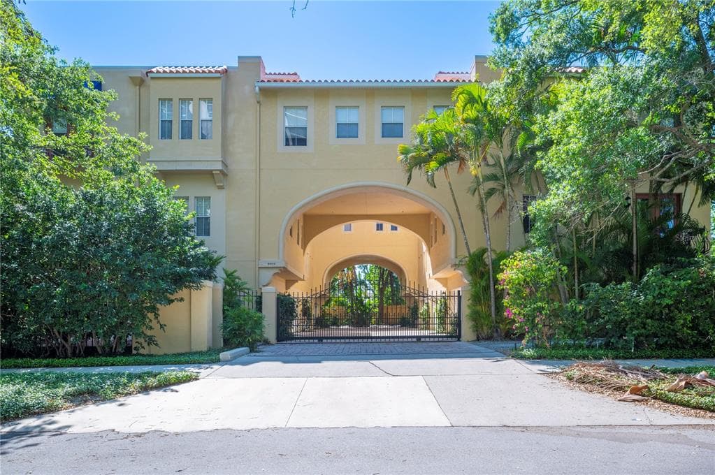 3010 W STOVALL STREET UNIT B