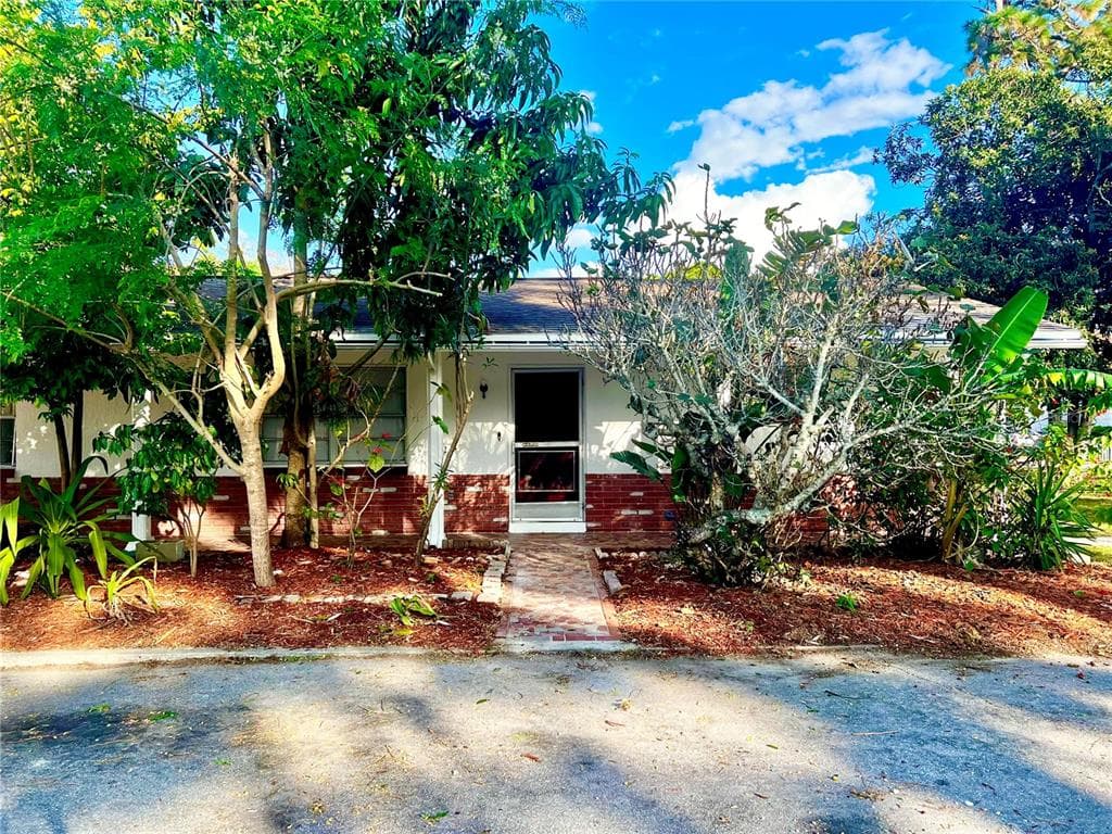5825 ELM STREET NEW PORT RICHEY, FL 34652