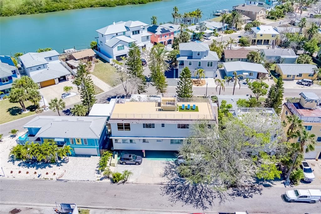 18111 1ST STREET E REDINGTON SHORES, FL 33708