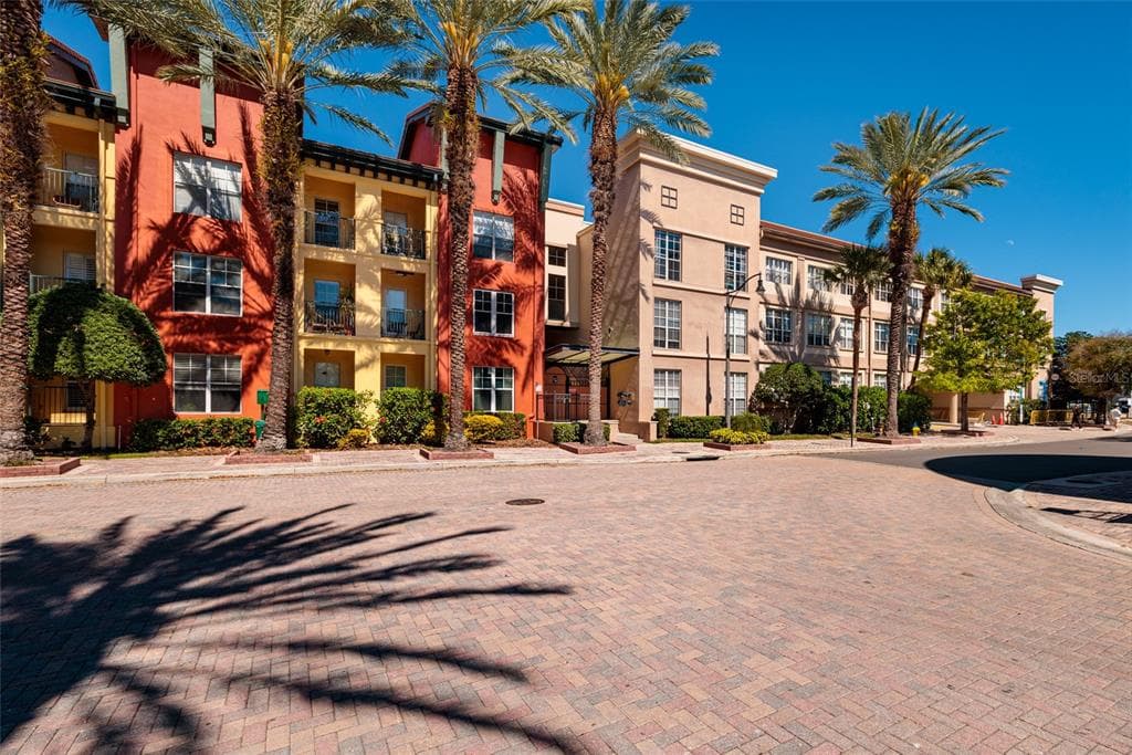 2320 W AZEELE STREET UNIT 317 TAMPA, FL 33609