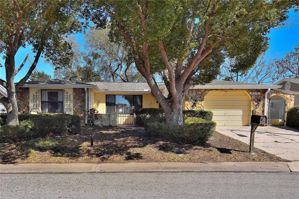 9310 MARK TWAIN LANE PORT RICHEY, FL 34668