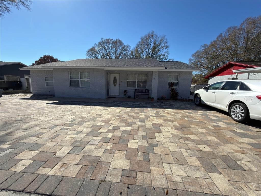 911 MAYDELL DRIVE TAMPA, FL 33619