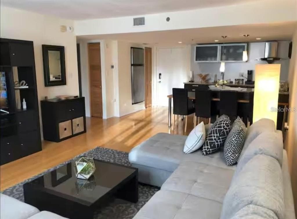 701 S MADISON AVENUE UNIT 422 CLEARWATER, FL 33756