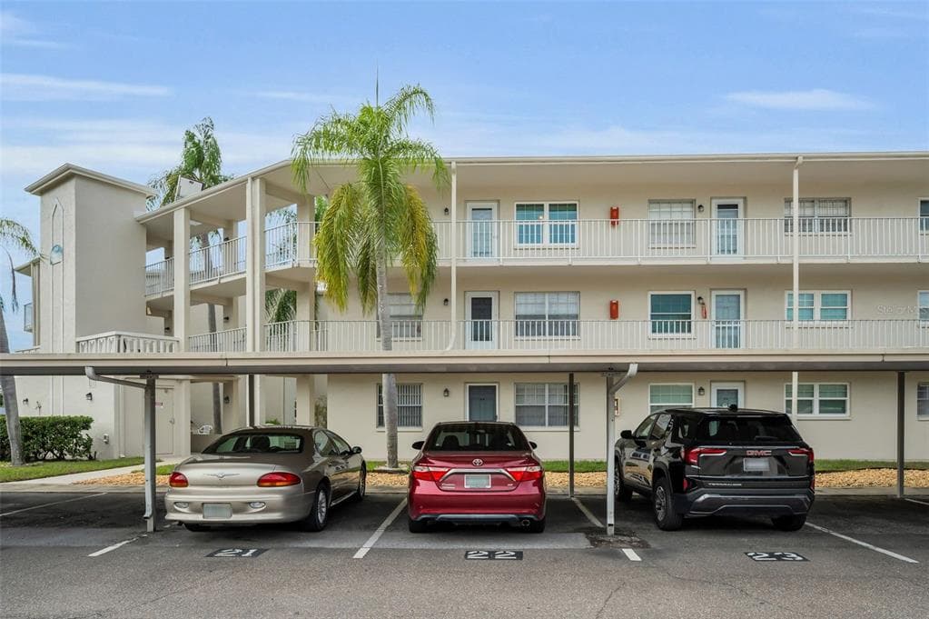 960 VIRGINIA STREET UNIT 207 DUNEDIN, FL 34698