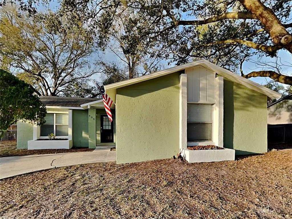 605 MISSIONWOODE DRIVE SEFFNER, FL 33584