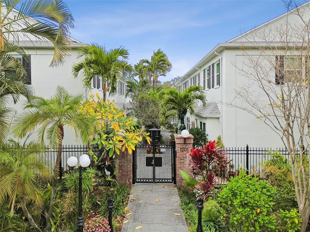 1201 W HORATIO STREET UNIT F3 TAMPA, FL 33606
