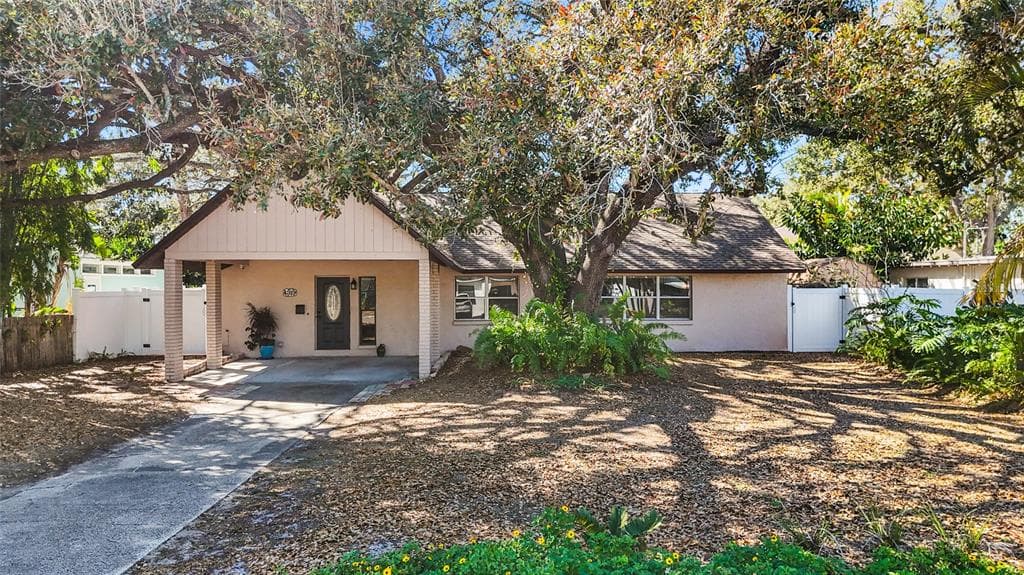4319 S CAMERON AVENUE TAMPA, FL 33611