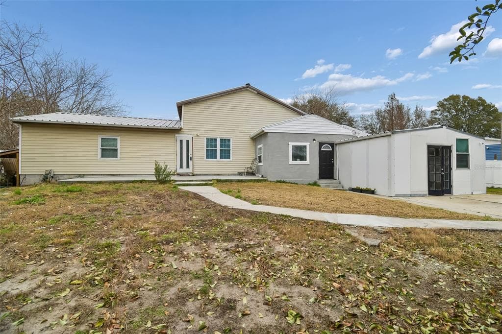 5723 CHERRY TREE DRIVE LAKELAND, FL 33811