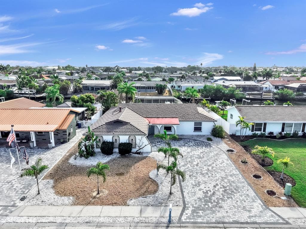 6511 SANTIAGO COURT