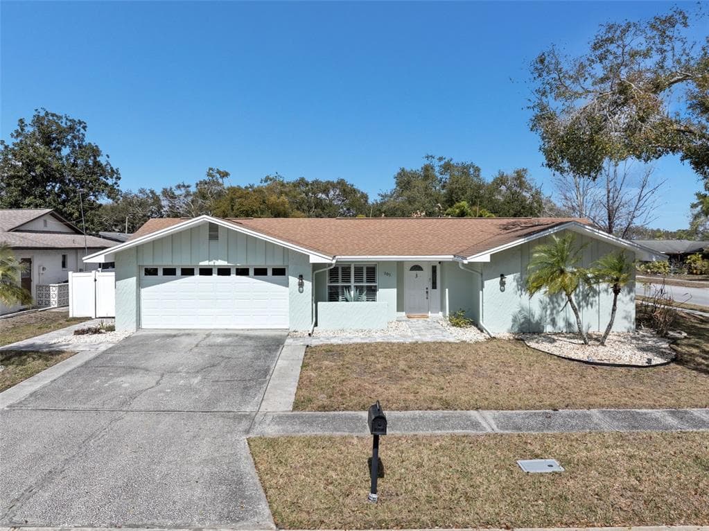 101 CHESTNUT CIRCLE SAFETY HARBOR, FL 34695