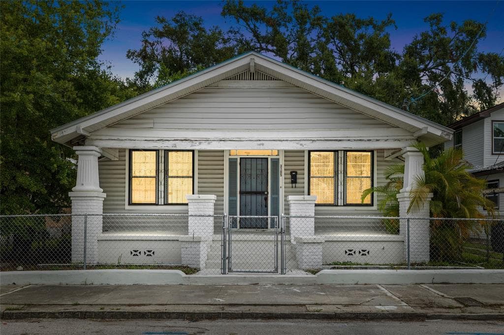3105 N 16TH STREET TAMPA, FL 33605