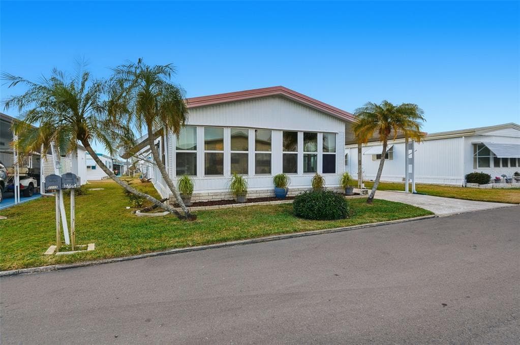 2101 MAUI DRIVE HOLIDAY, FL 34691