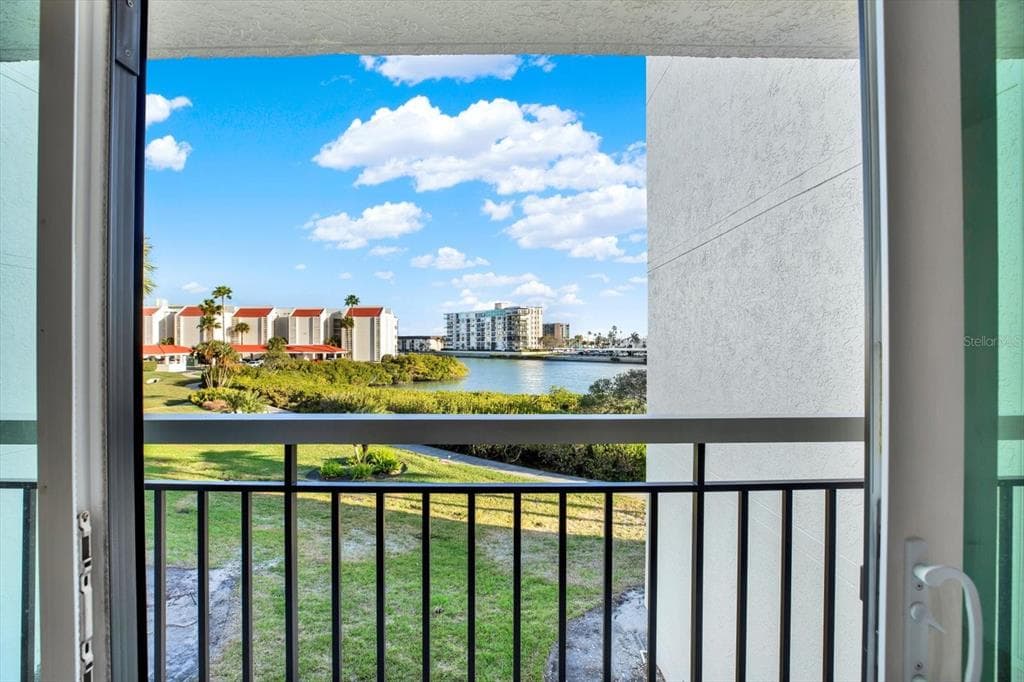 7867 SAILBOAT KEY BOULEVARD S UNIT 204 SOUTH PASADENA, FL 33707