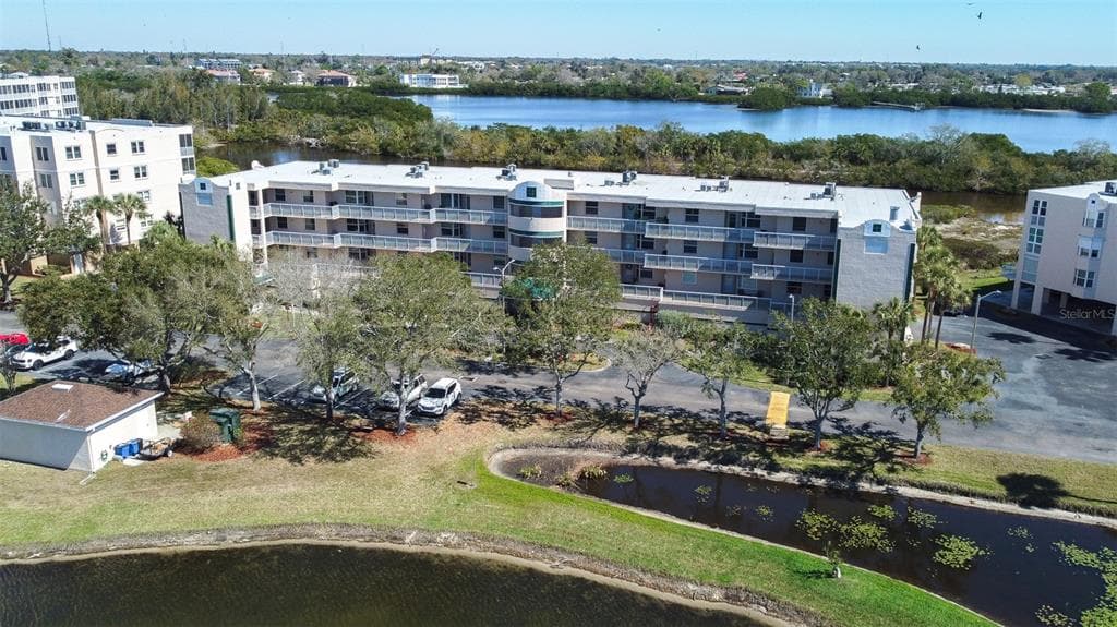 6399 SHORELINE DRIVE UNIT 4206 ST PETERSBURG, FL 33708