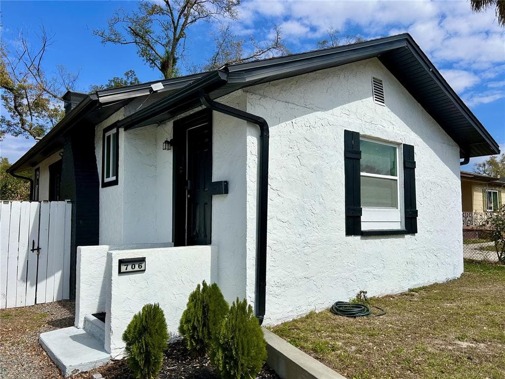 706 E FLORA STREET TAMPA, FL 33604