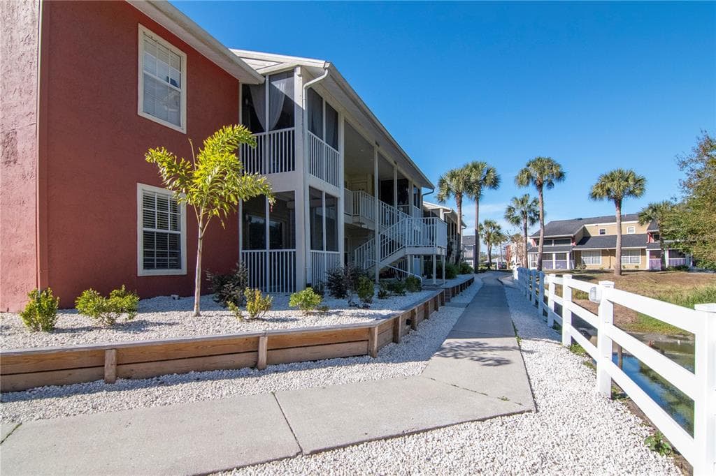 803 LAKE HAVEN SQUARE UNIT 105 BRANDON, FL 33511