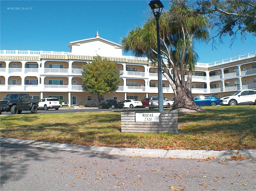 2320 BRISBANE STREET UNIT 52 CLEARWATER, FL 33763