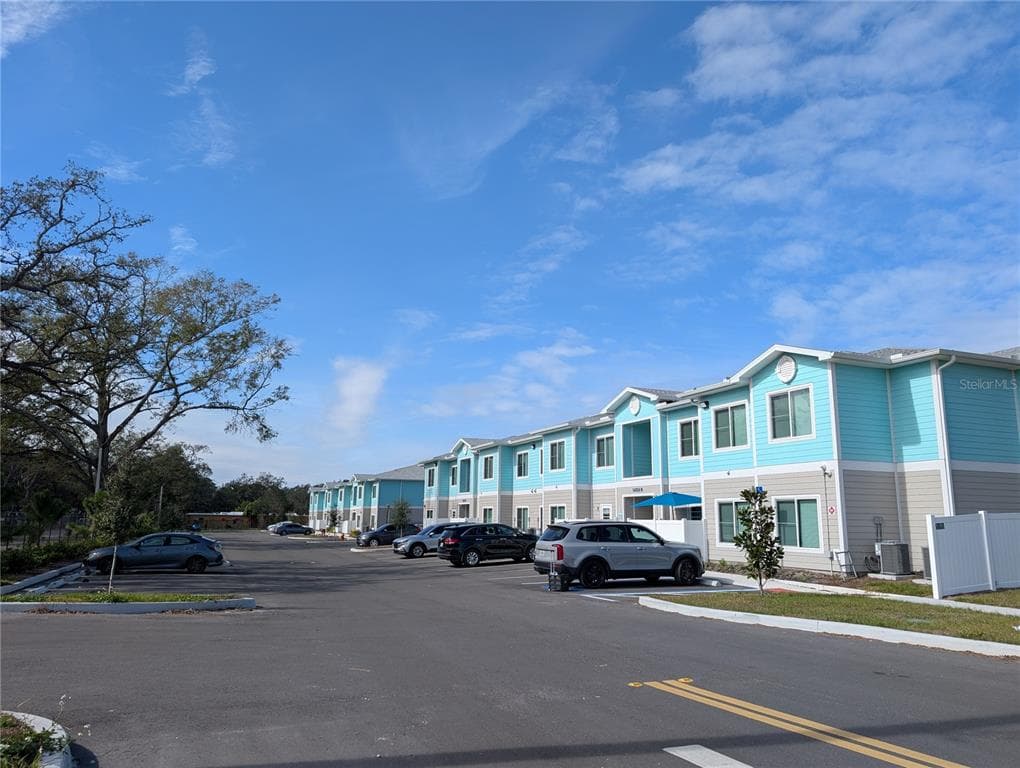 14524 N NEBRASKA AVENUE UNIT 204A TAMPA, FL 33613