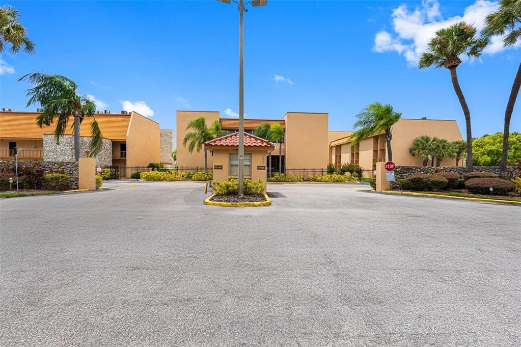 5820 N CHURCH AVENUE UNIT 346 TAMPA, FL 33614