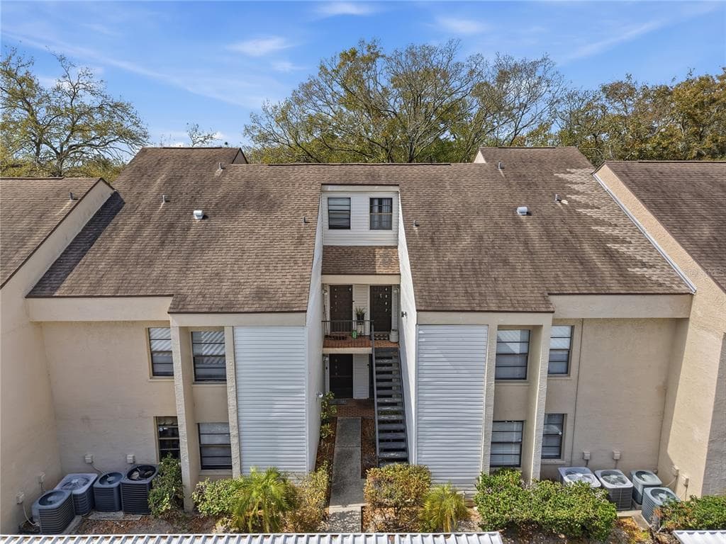 4889 PURITAN CIRCLE UNIT 2302 TAMPA, FL 33617