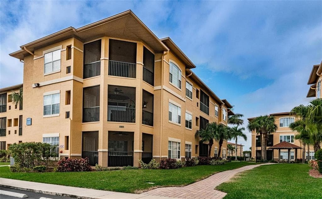 4305 BAYSIDE VILLAGE DRIVE UNIT 304 TAMPA, FL 33615