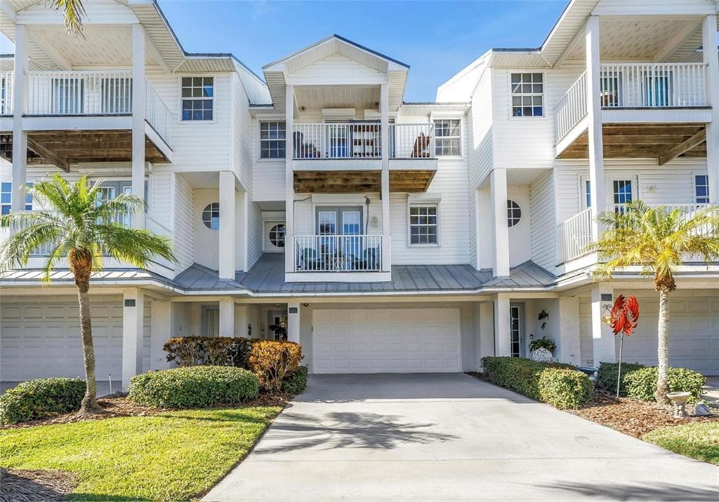 103 BATH CLUB CONCOURSE NORTH REDINGTON BEACH, FL 33708