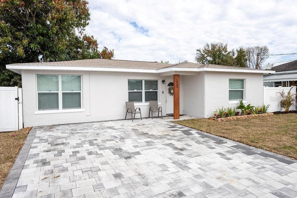 2909 W DEWEY STREET TAMPA, FL 33607