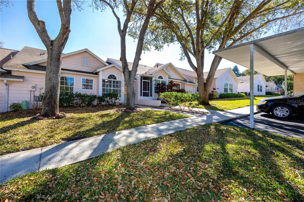 2411 BENTLEY DRIVE UNIT 2411 PALM HARBOR, FL 34684