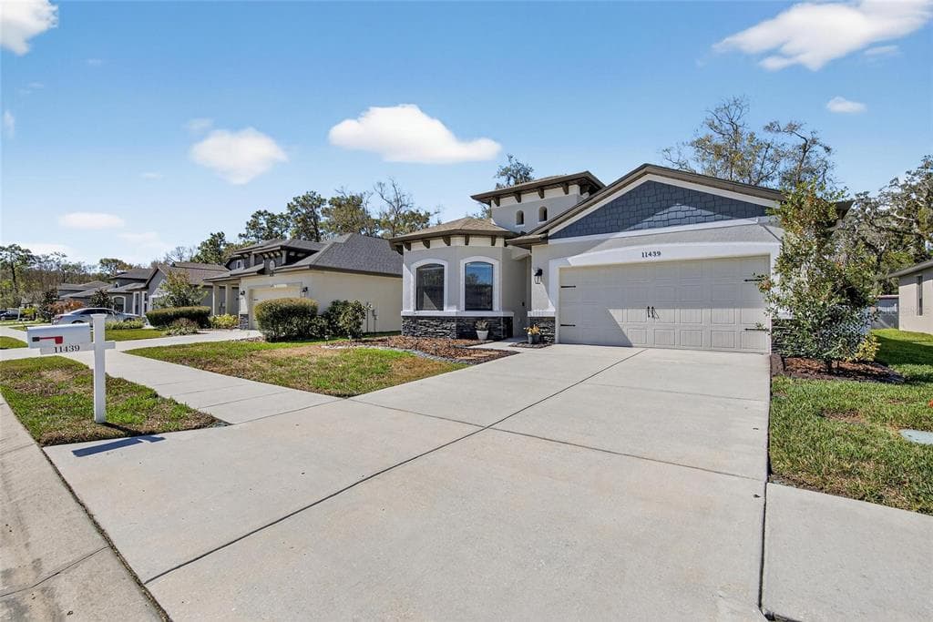 11439 CROWNE POINTE STREET NEW PORT RICHEY, FL 34654