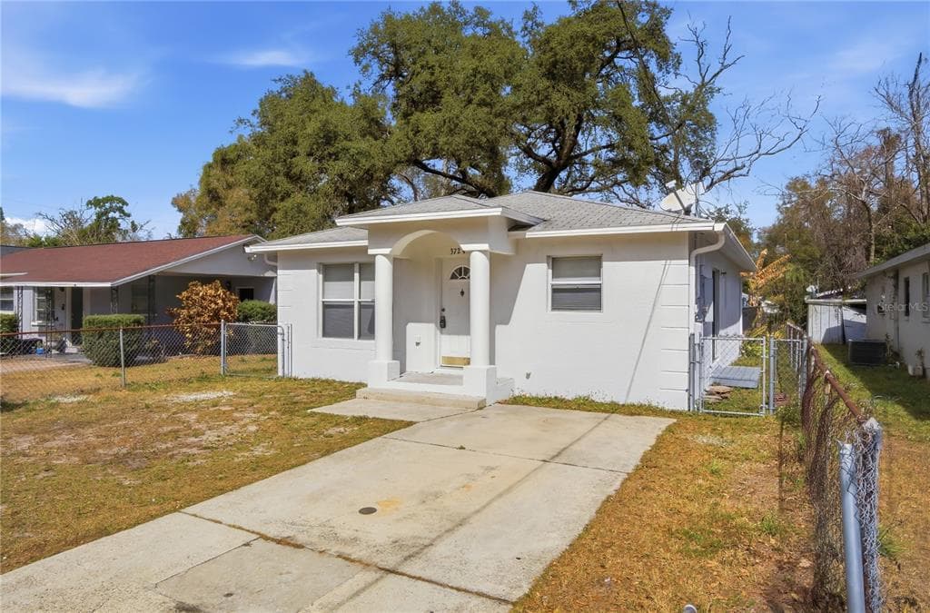 3724 E 38TH AVENUE TAMPA, FL 33610
