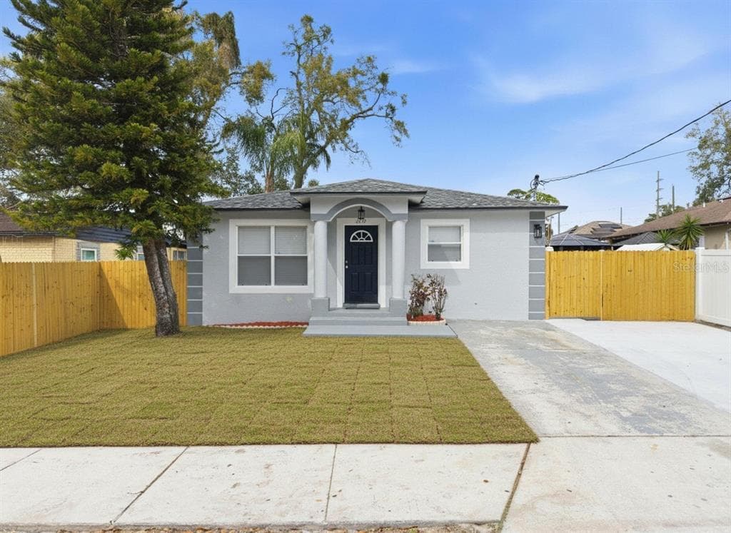 2114 E JUNEAU STREET TAMPA, FL 33604